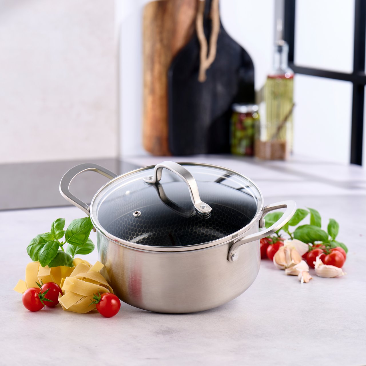 DAY GRYTE KERAMISK 2,7L Ø20CM MED LOKK DAY GRYTE KERAMISK 2,7L Ø20CM MED LOKK
