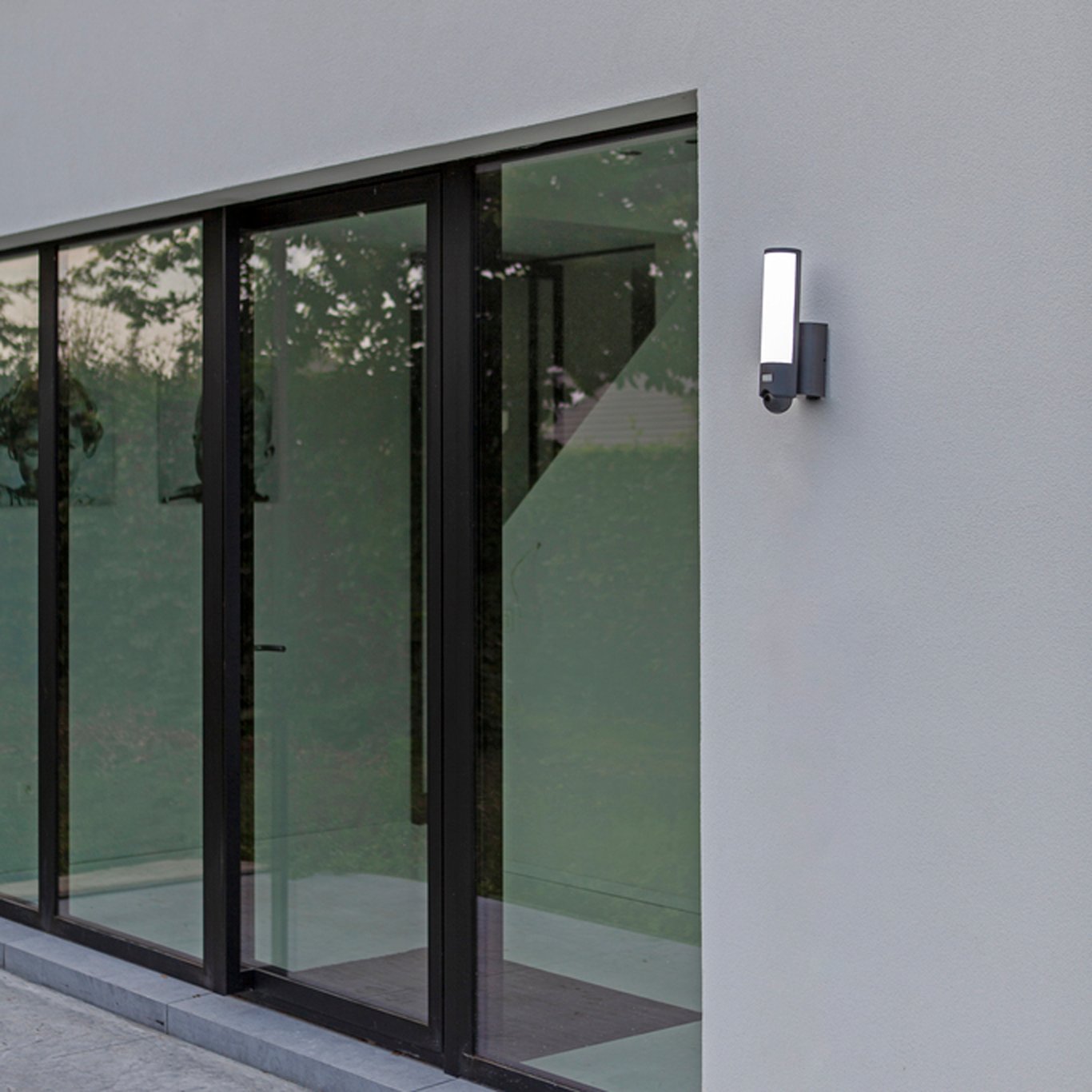 LUTEC SECURITY ELARA VEGGLAMPE MØRK GRÅ