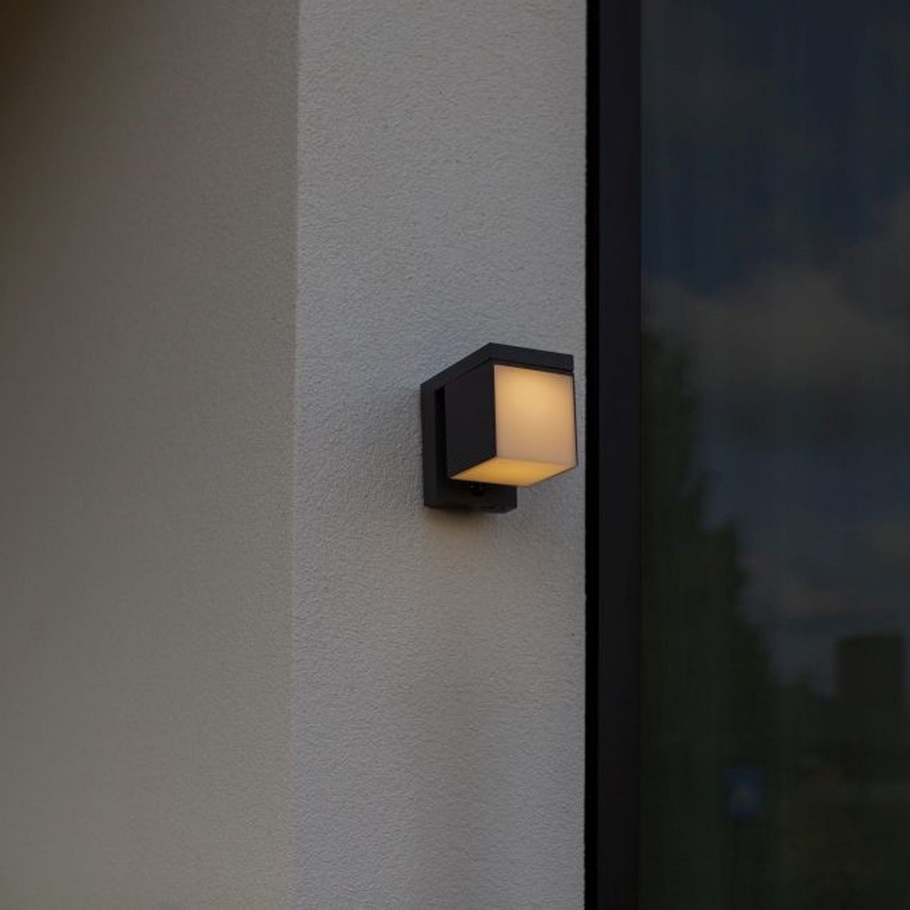 LUTEC SOLAR PRIMA VEGGLAMPE MØRKEGRÅ