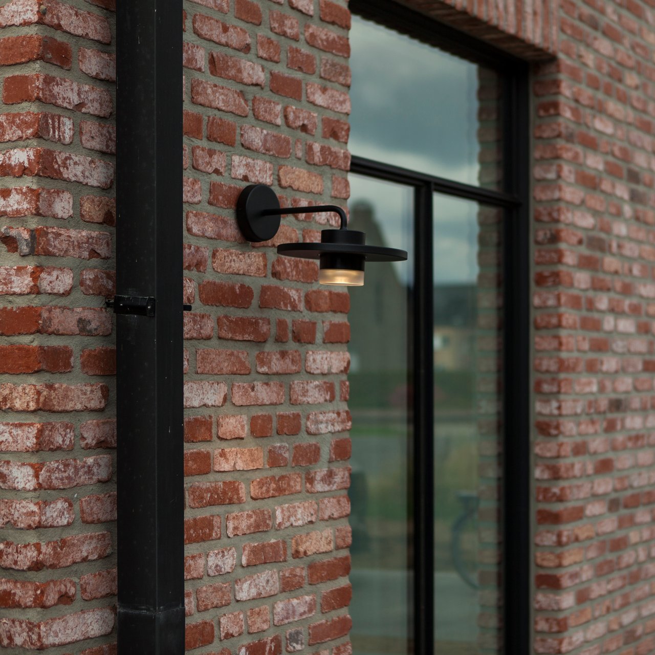 LUTEC PLATO LED VEGGLAMPE 1 LYS SORT 3000K LUTEC PLATO LED VEGGLAMPE 1 LYS SORT 3000K