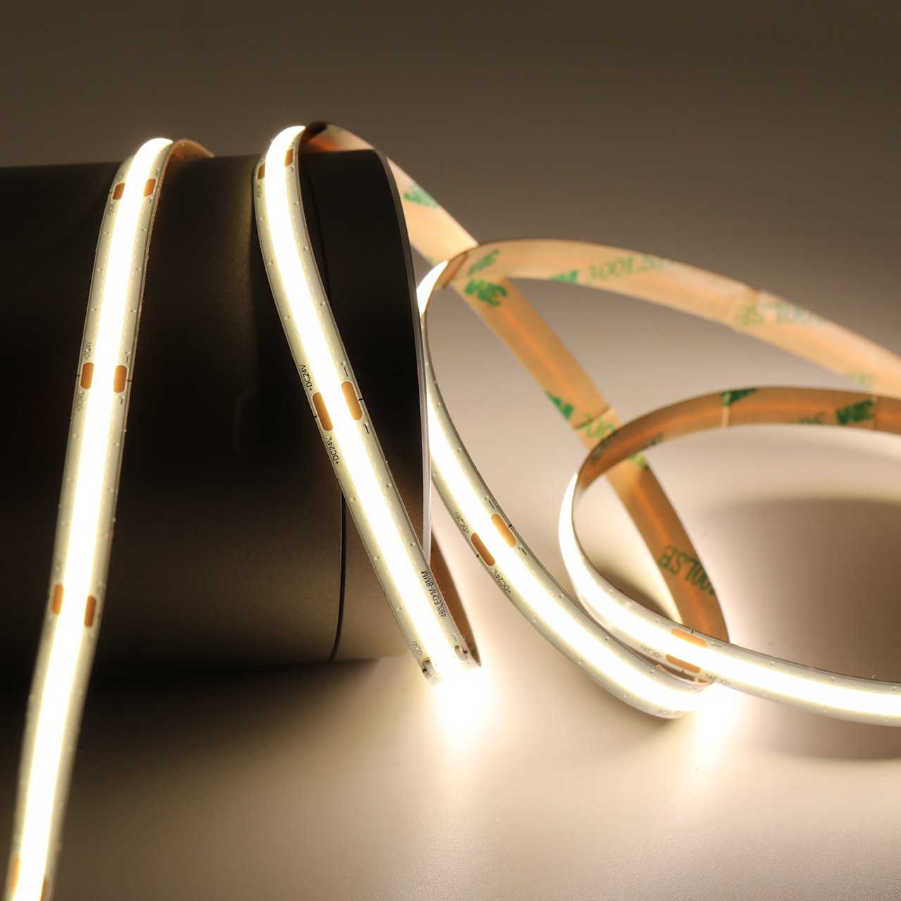 ELITECH LEDSTRIP COB-2700K-24V-8W/M-8MM-2,5M RULL (40000 TIMER) ELITECH LEDSTRIP COB-2700K-24V-8W/M-8MM-2,5M RULL (40000 TIMER)