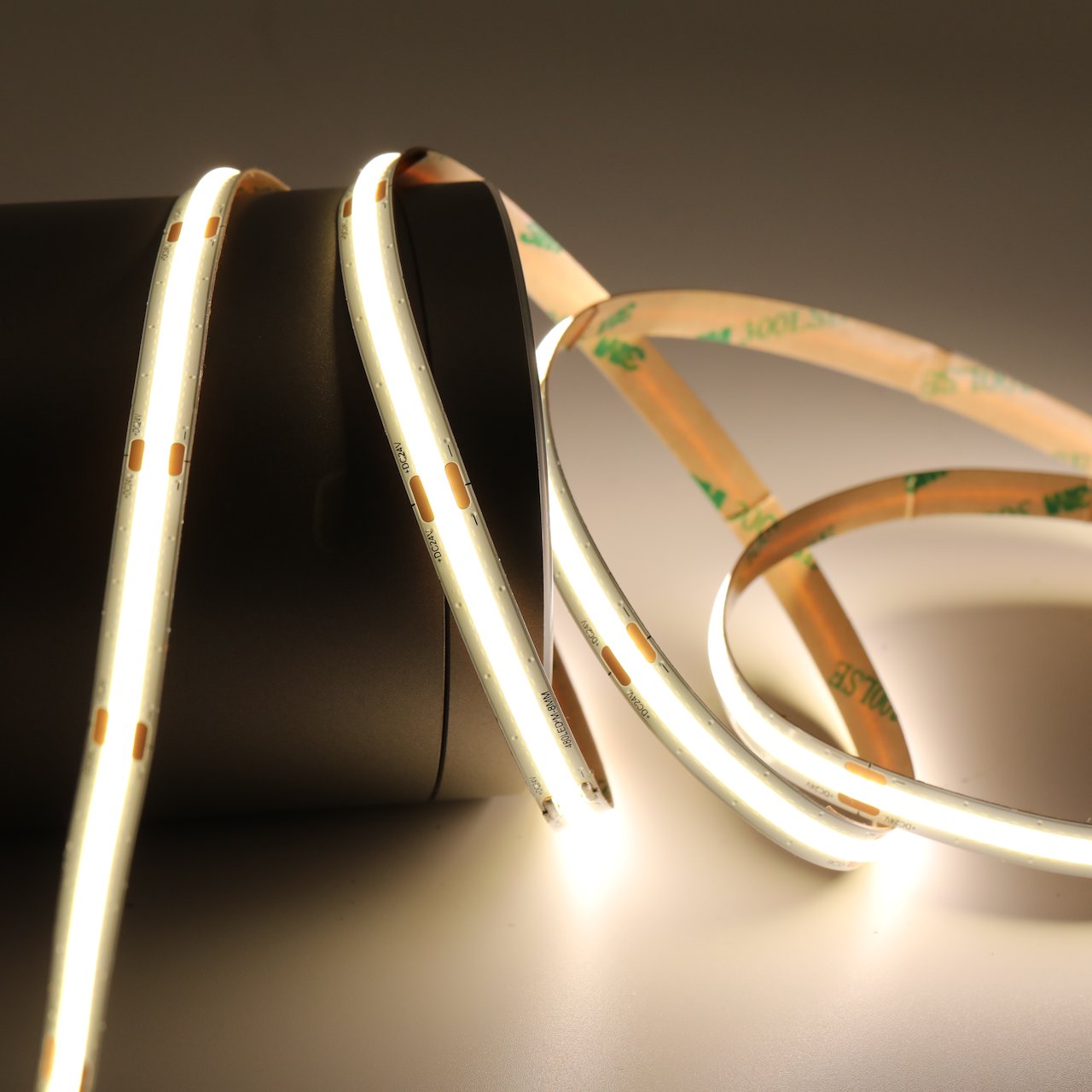 ELITECH LEDSTRIP COB-2700K-24V-8W/M-8MM-5M RULL (40000 TIMER) ELITECH LEDSTRIP COB-2700K-24V-8W/M-8MM-5M RULL (40000 TIMER)