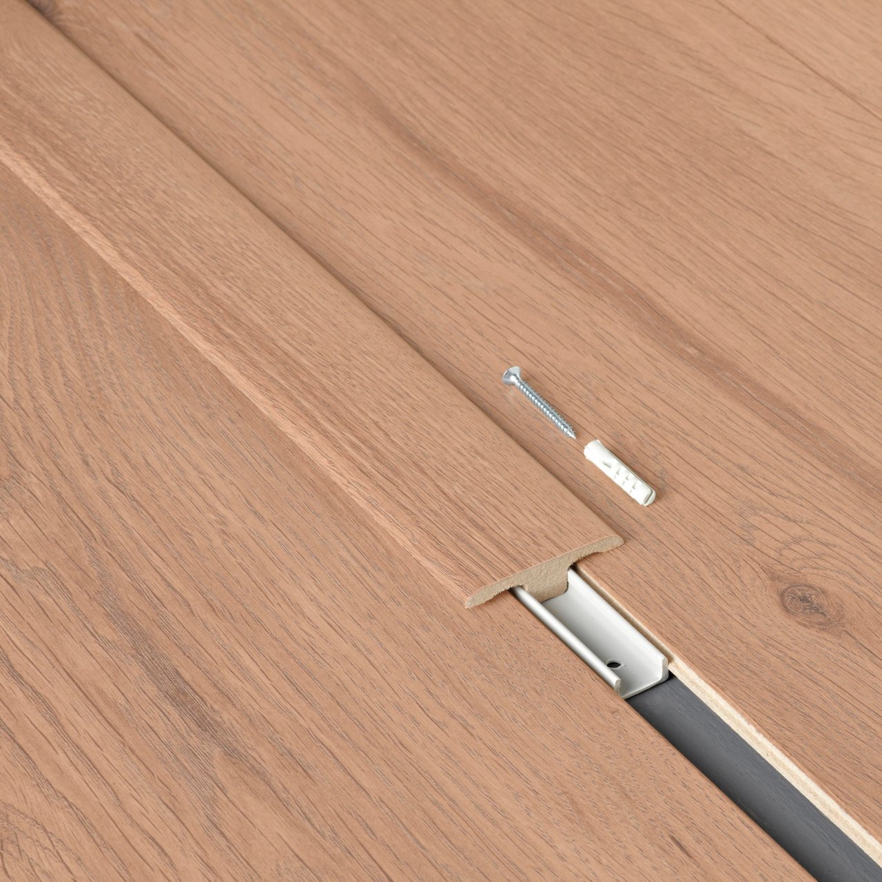 BERRYALLOC EIK SMOKED T-LIST 2,4M BERRYALLOC EIK SMOKED T-LIST 2,4M