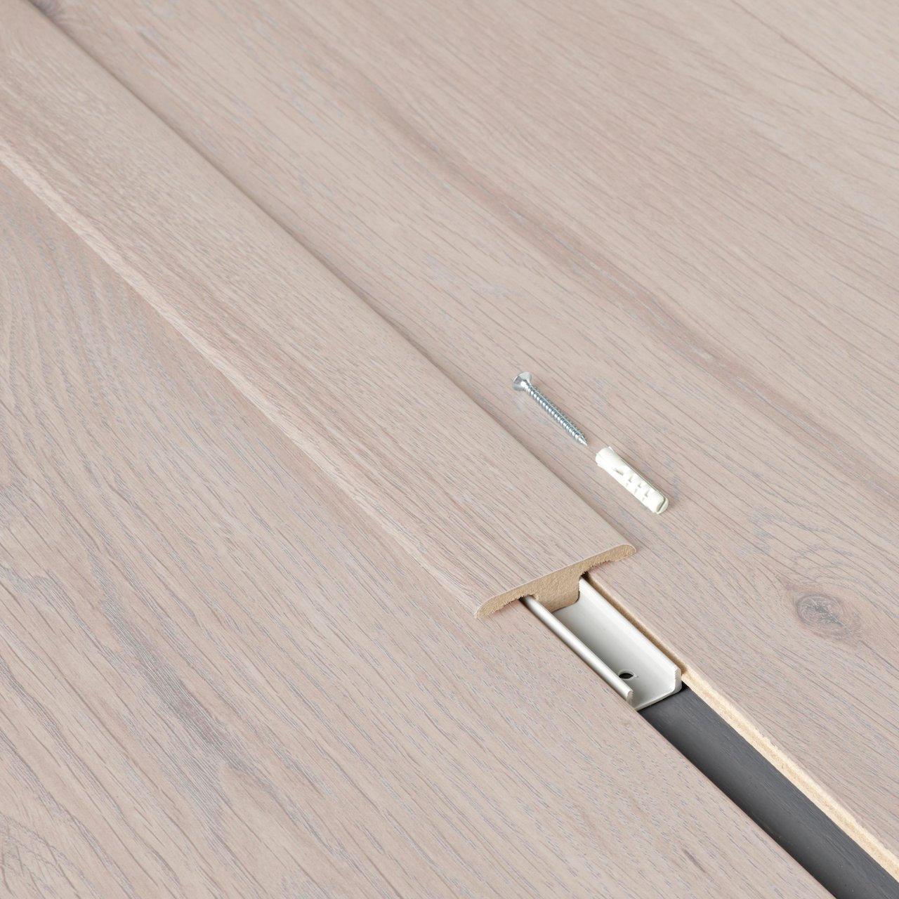 BERRYALLOC ELEGANT EIK NATUR T-LIST 2,4 M BERRYALLOC ELEGANT EIK NATUR T-LIST 2,4 M