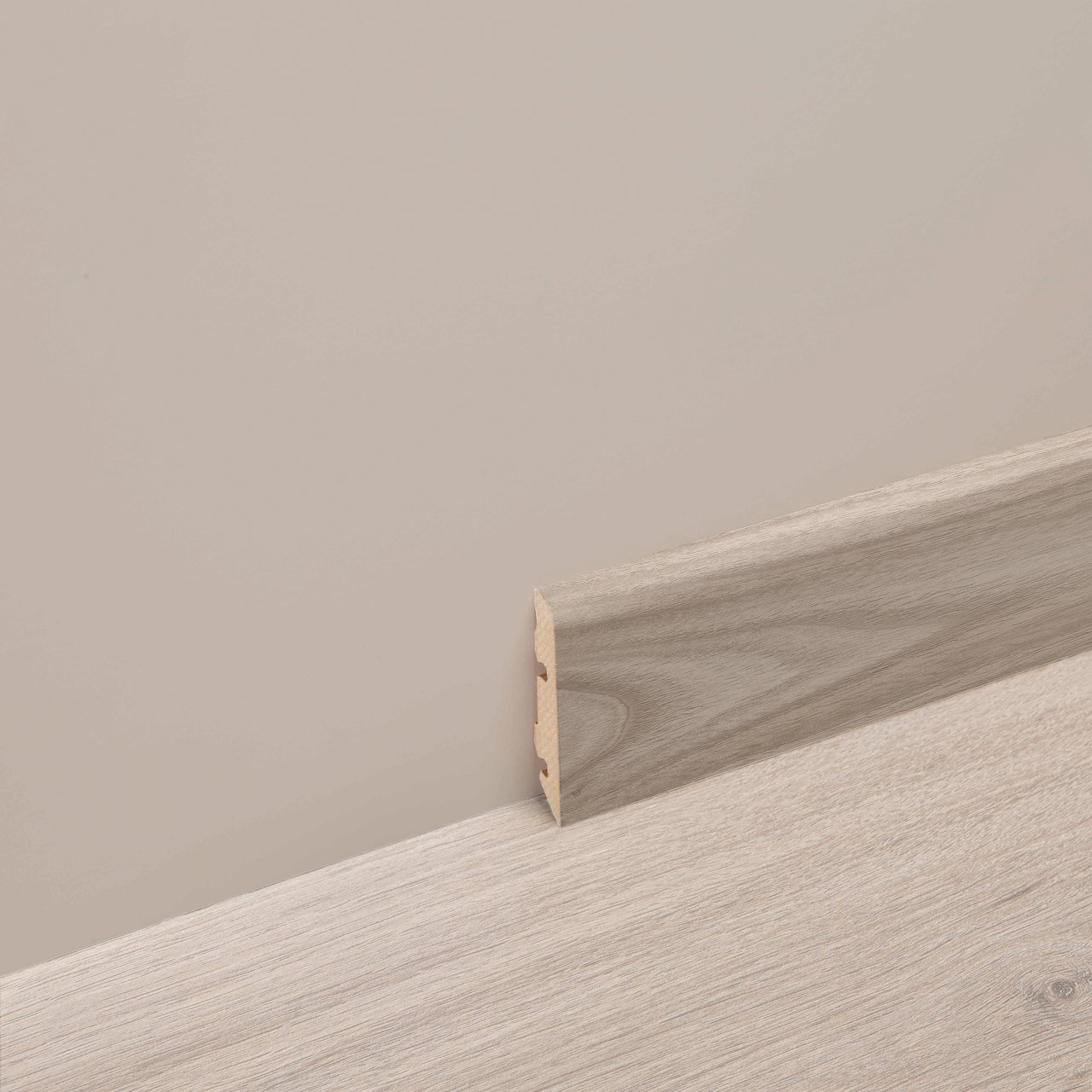 BERRYALLOC SKAGEN EIK SOKKELLIST 2400X14X60 BERRYALLOC SKAGEN EIK SOKKELLIST 2400X14X60