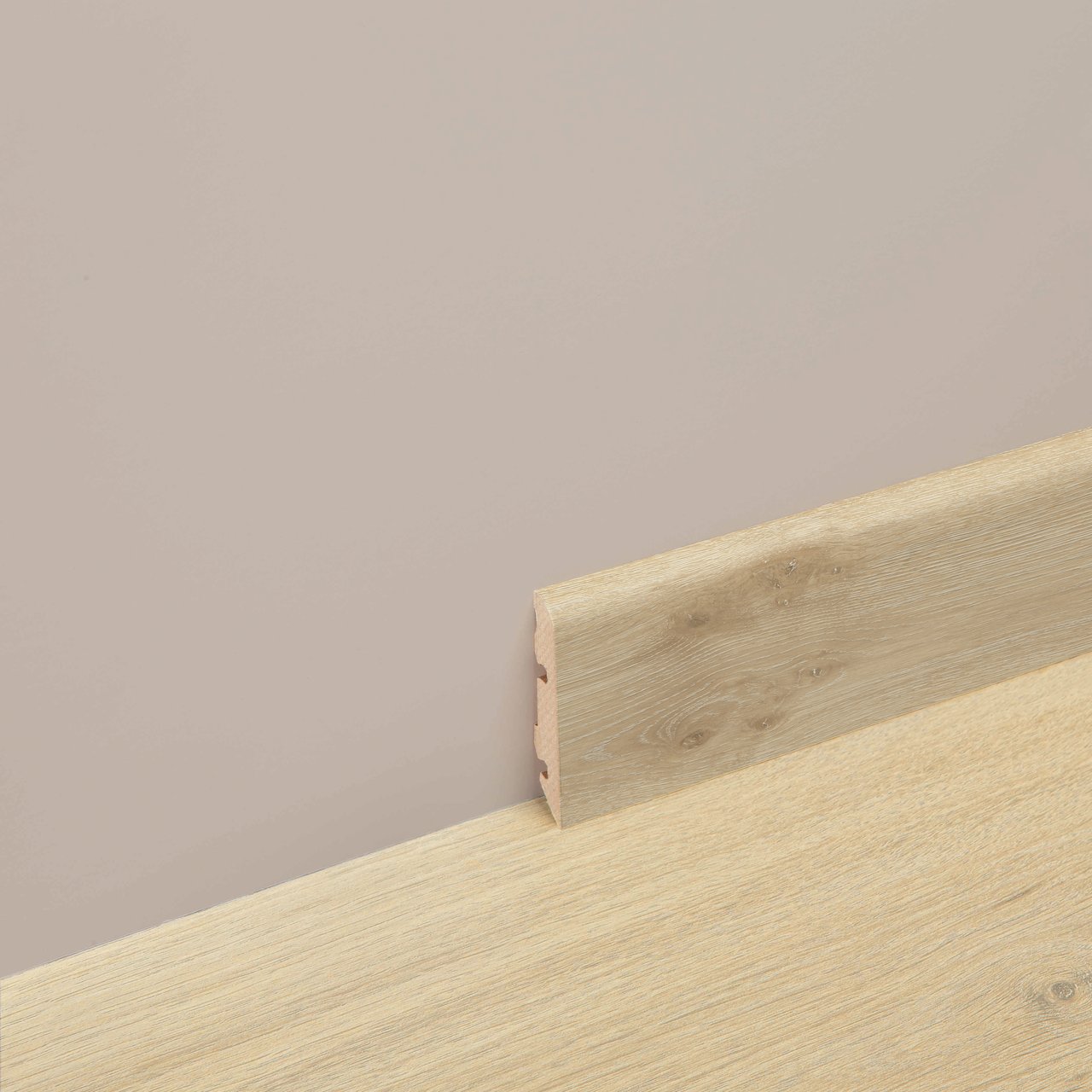 BERRYALLOC BEVERLY EIK SOKKELLIST 2400X14X60 BERRYALLOC BEVERLY EIK SOKKELLIST 2400X14X60