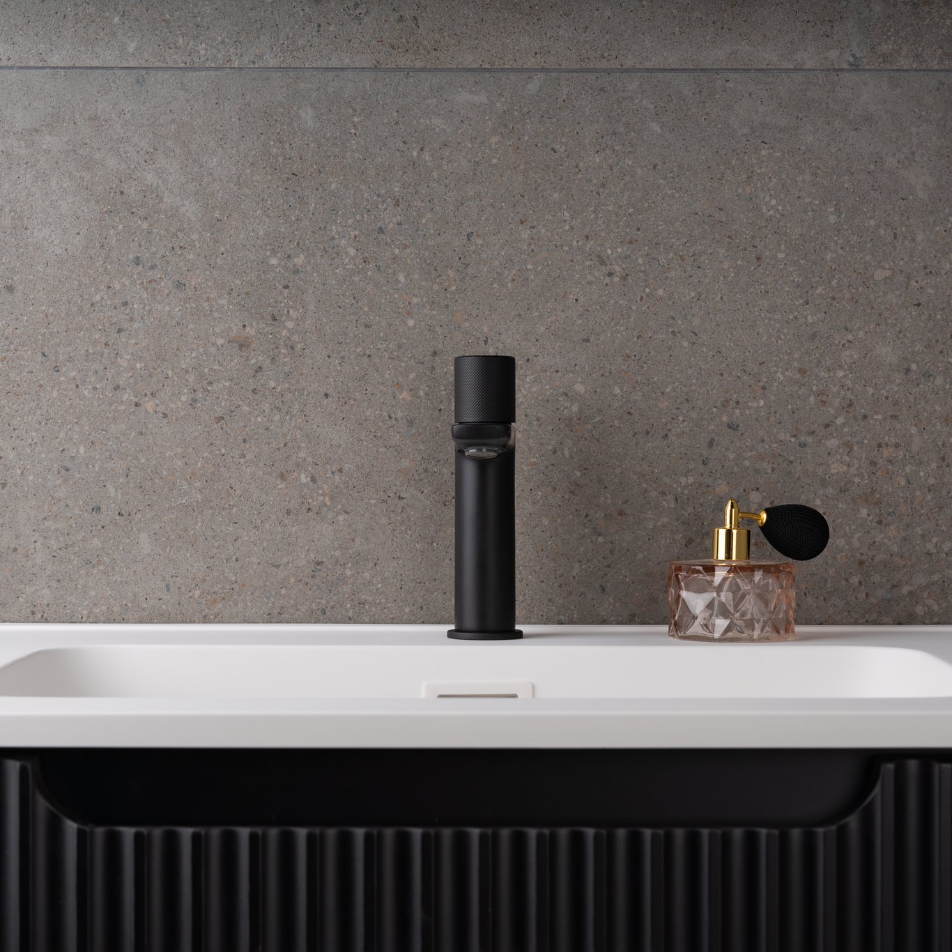 CELESTE ALTON SERVANTBATTERI MATT SORT CELESTE ALTON SERVANTBATTERI MATT SORT