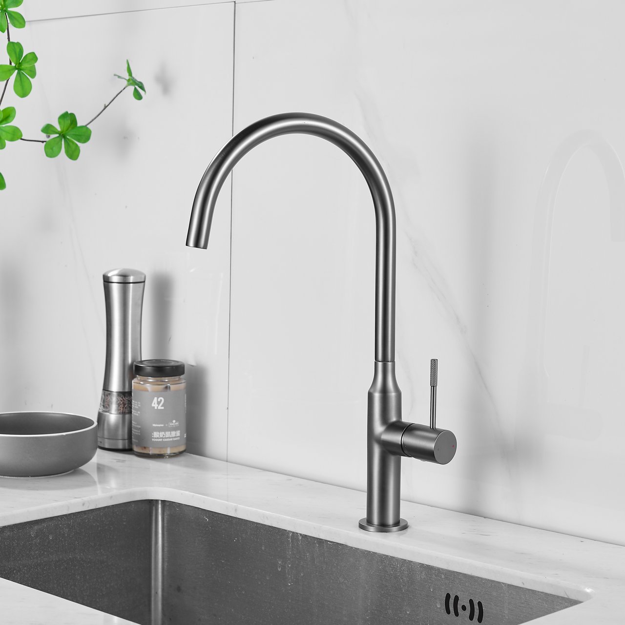 CELESTE ELY KJØKKENARMATUR GRANITTGRÅ CELESTE ELY KJØKKENARMATUR GRANITTGRÅ