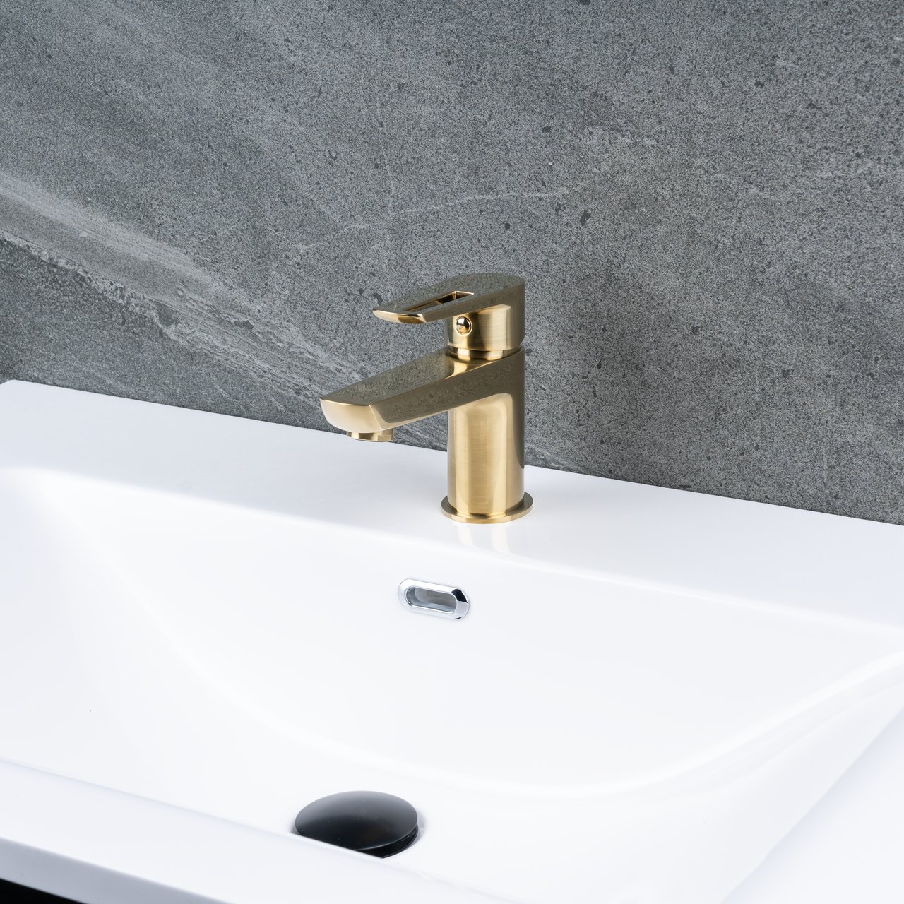 CELESTE MARLOW SERVANTBATTERI MESSING CELESTE MARLOW SERVANTBATTERI MESSING