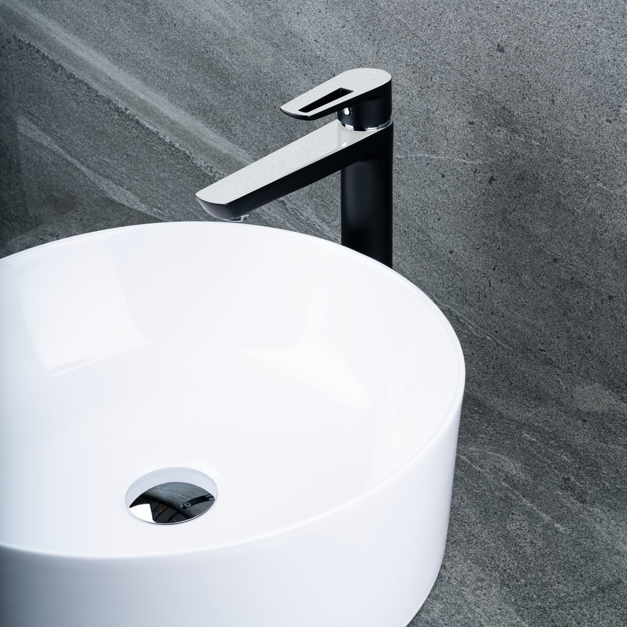 CELESTE MARLOW SERVANTBATTERI HØY, KROM/MATT SORT CELESTE MARLOW SERVANTBATTERI HØY, KROM/MATT SORT