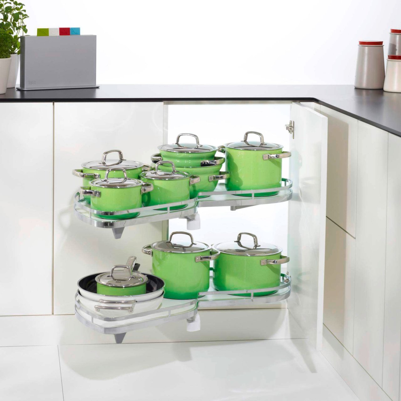 THEOFILS LEMANS II UTTREKK FOR HJØRNESKAP 600MM VENSTRE ARENAPLUS STYLE VIT/KROM THEOFILS LEMANS II UTTREKK FOR HJØRNESKAP 600MM VENSTRE ARENAPLUS STYLE VIT/KROM