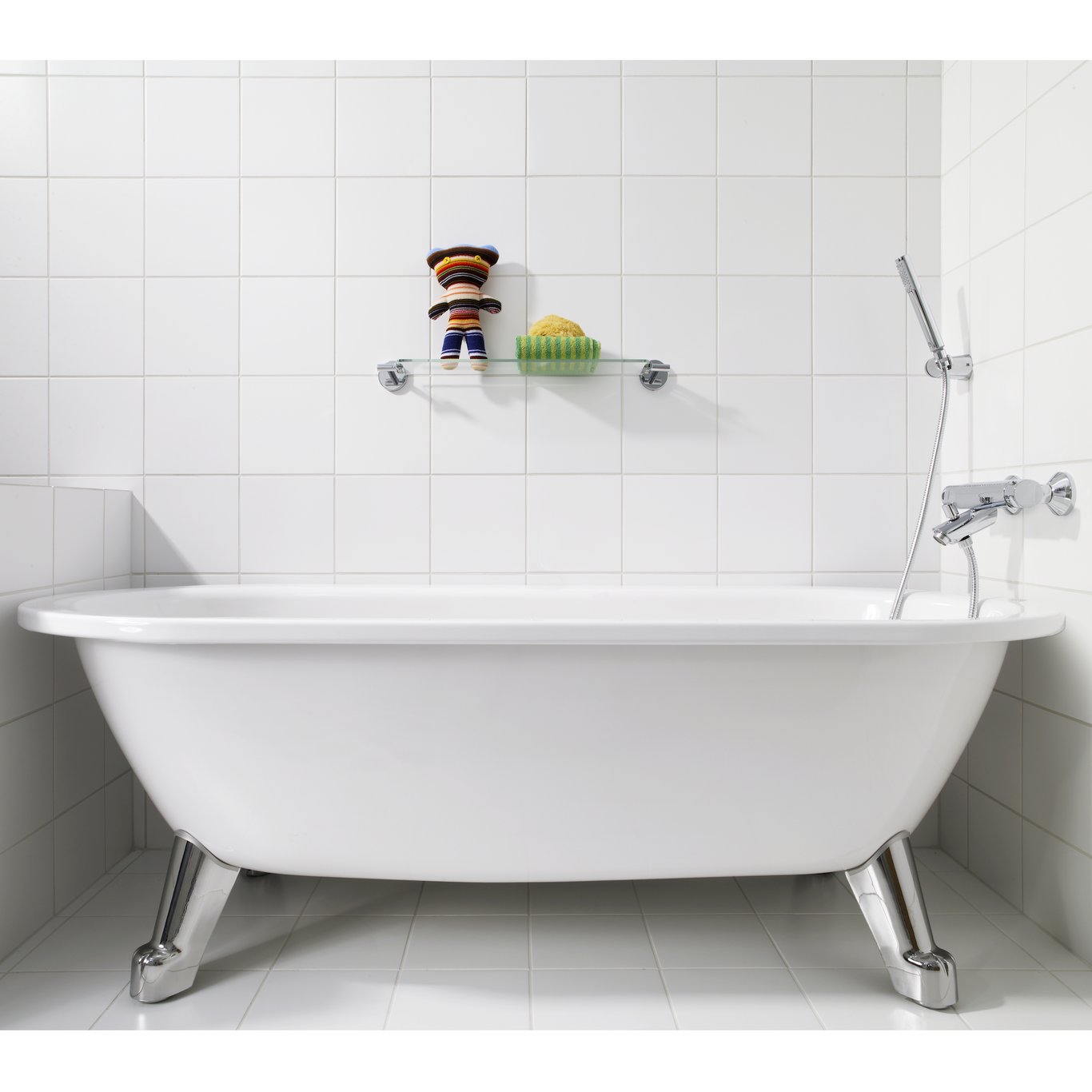 GUSTAVSBERG 6368 FRITTSTÅENDE BADEKAR M/ANTISKLI U/BENSETT, HVIT