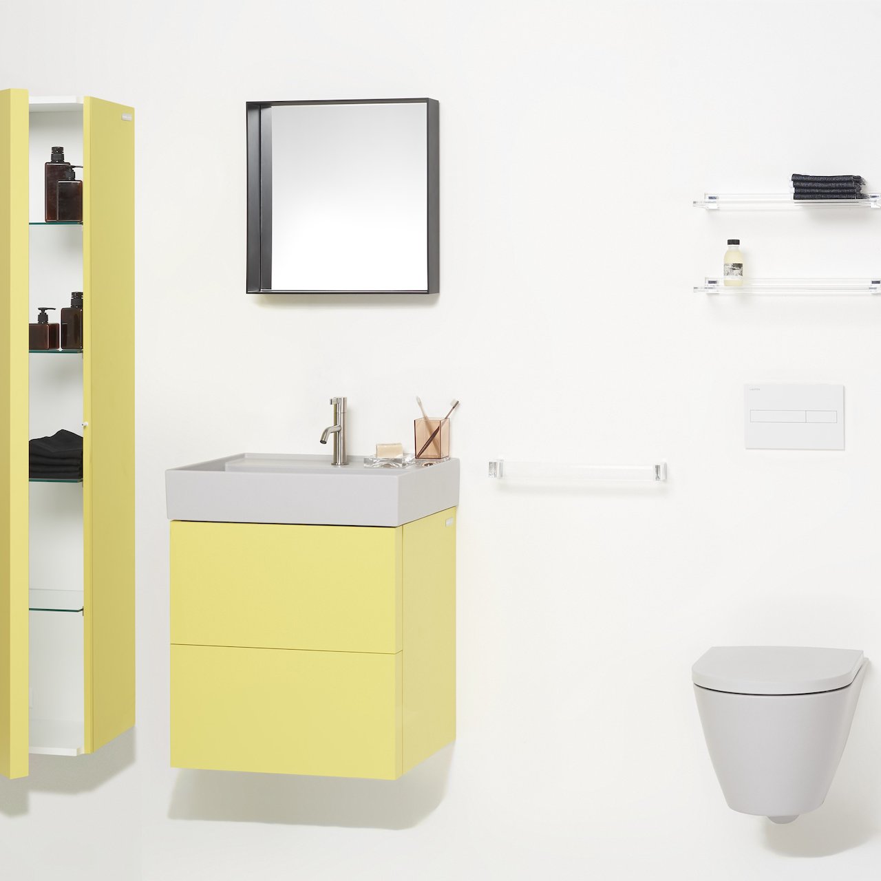 LAUFEN KARTELL HYLLE VEGGMONTERT GJENNOMSIKTIG LAUFEN KARTELL HYLLE VEGGMONTERT GJENNOMSIKTIG