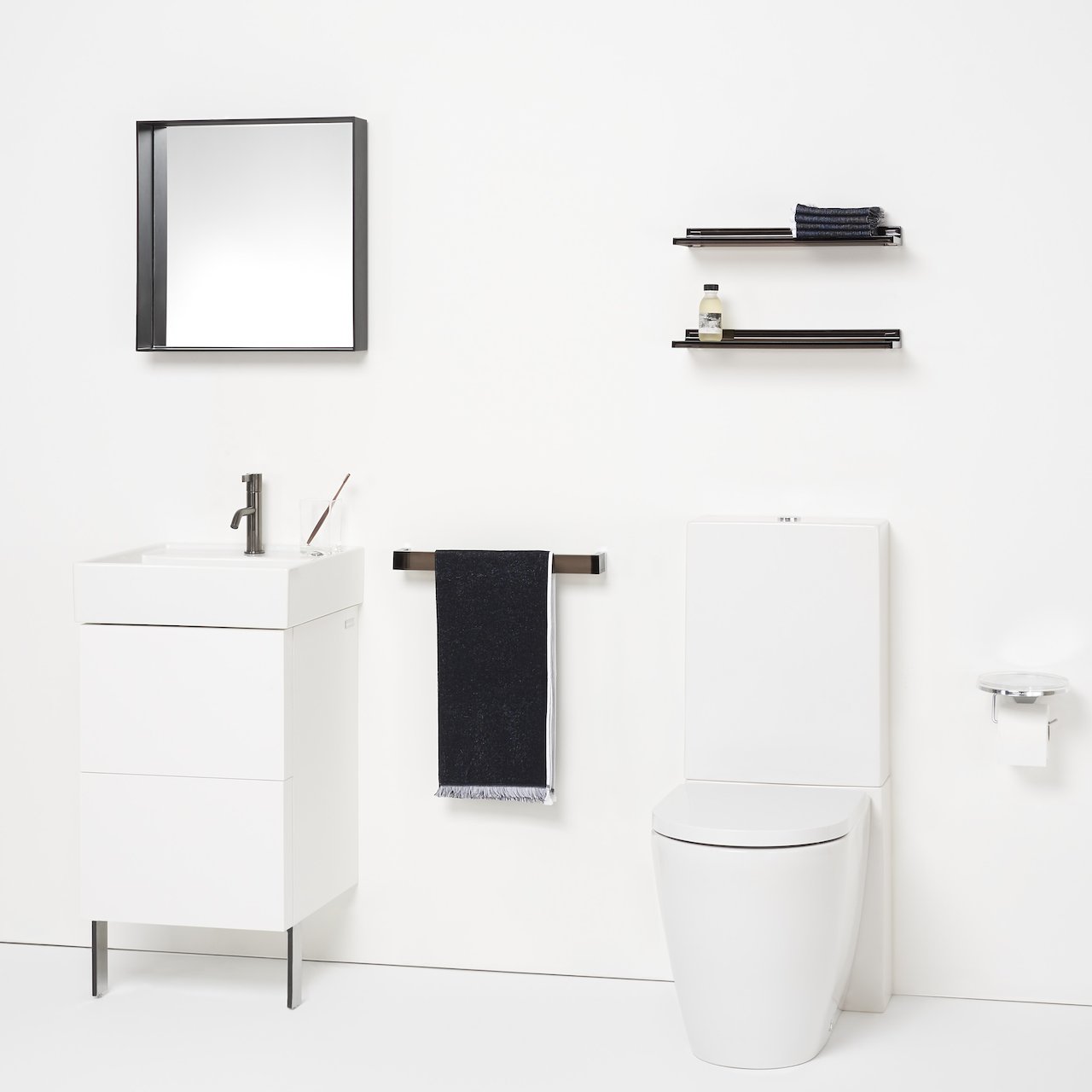 LAUFEN KARTELL HÅNDKLESTATIV 45 CM RØYKGRÅ LAUFEN KARTELL HÅNDKLESTATIV 45 CM RØYKGRÅ