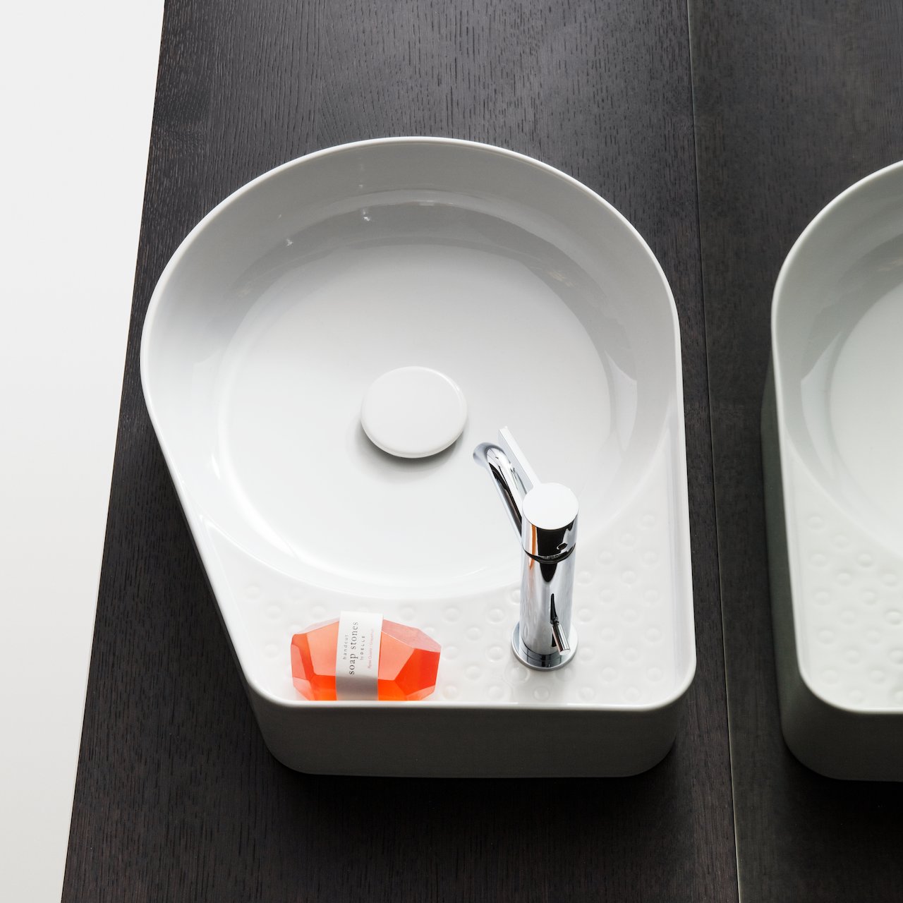 LAUFEN VAL SAPHIRKERAMIK SERVANT 50 CM, HVIT LAUFEN VAL SAPHIRKERAMIK SERVANT 50 CM, HVIT