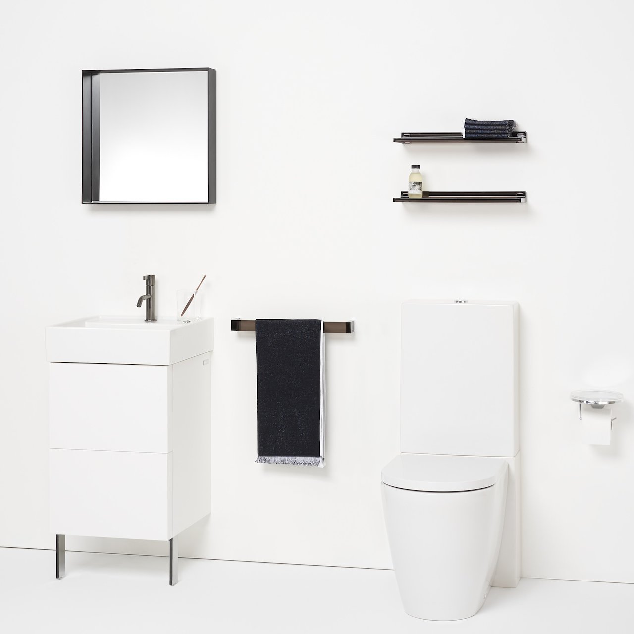 LAUFEN KARTELL HÅNDKLESTATIV 30 CM HVIT LAUFEN KARTELL HÅNDKLESTATIV 30 CM HVIT