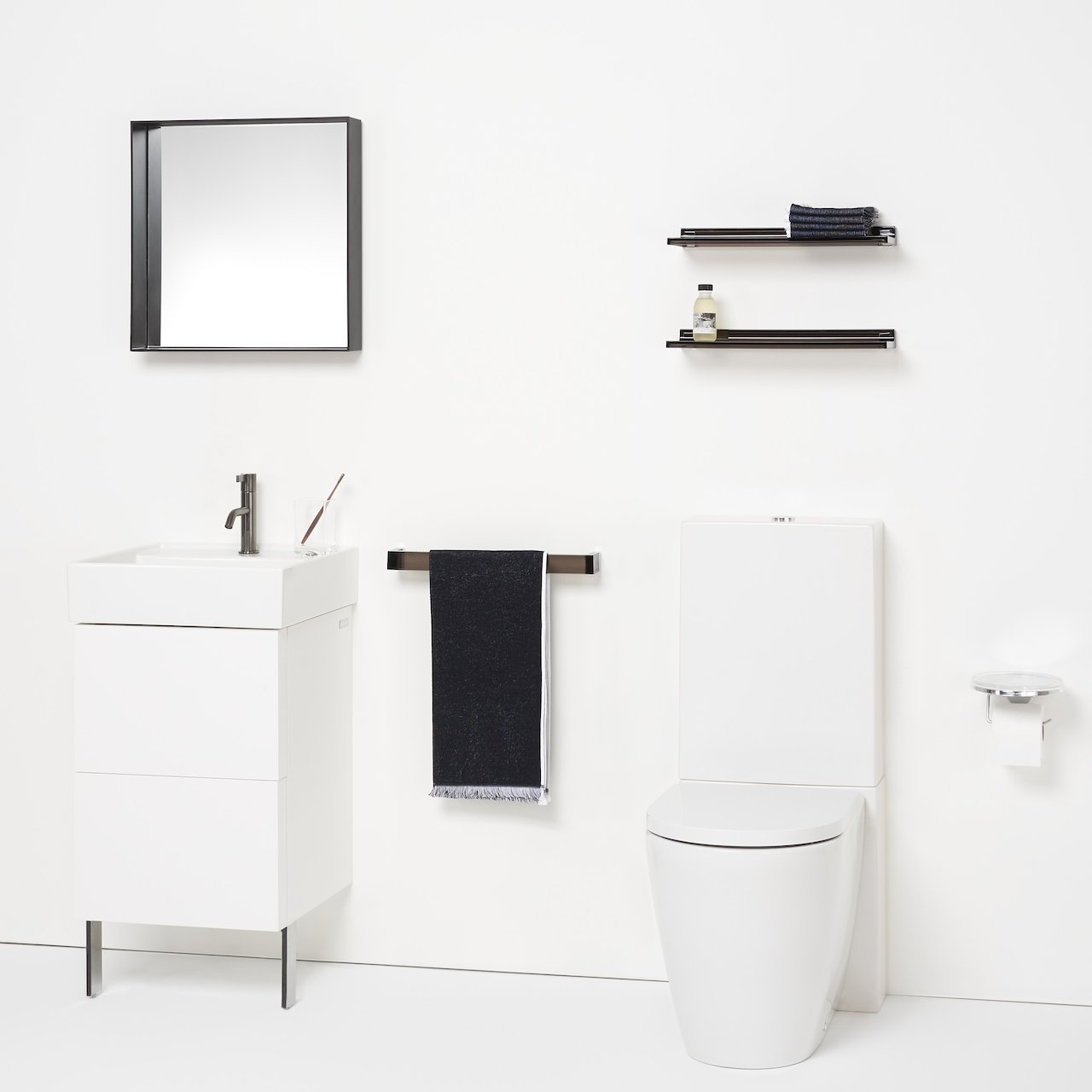 LAUFEN KARTELL HÅNDKLESTATIV 30 CM PULVERROSA LAUFEN KARTELL HÅNDKLESTATIV 30 CM PULVERROSA