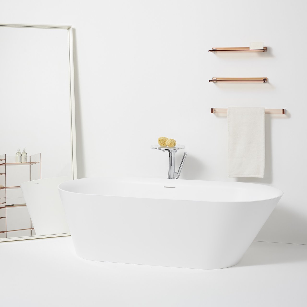 LAUFEN KARTELL HÅNDKLESTATIV 45 CM SMARAGD GRØNN LAUFEN KARTELL HÅNDKLESTATIV 45 CM SMARAGD GRØNN