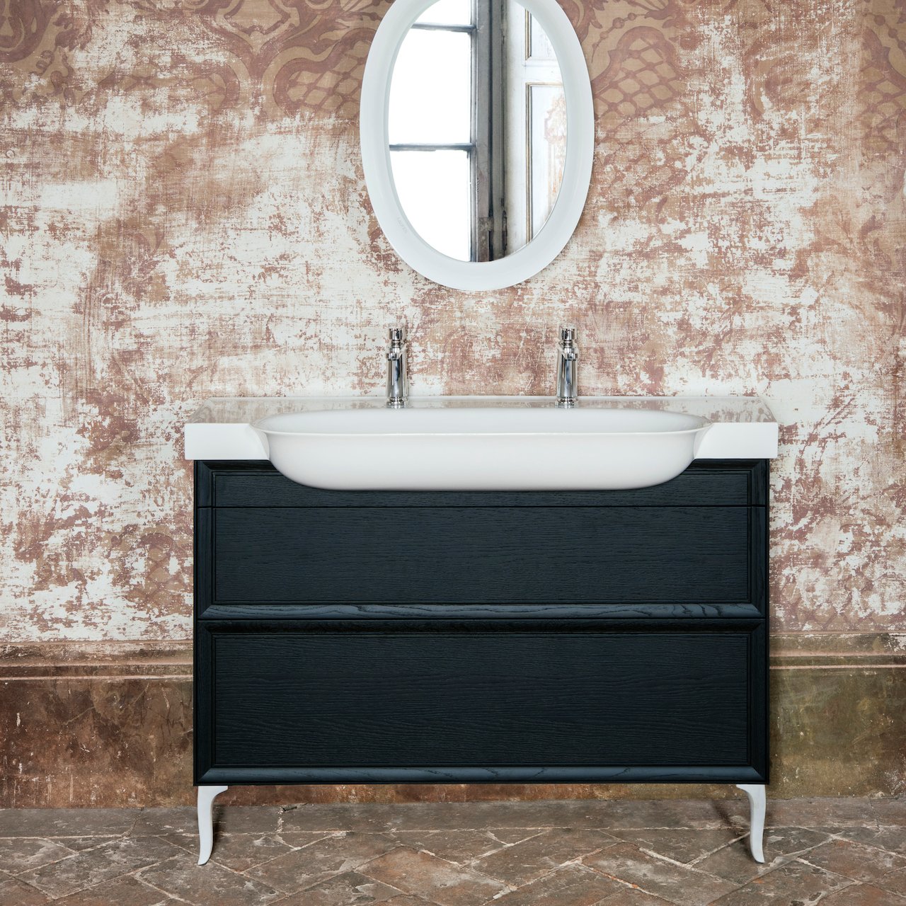 LAUFEN NEW CLASSIC SERVANT 120X48 M/2 ARMATURHULL HVIT LAUFEN NEW CLASSIC SERVANT 120X48 M/2 ARMATURHULL HVIT