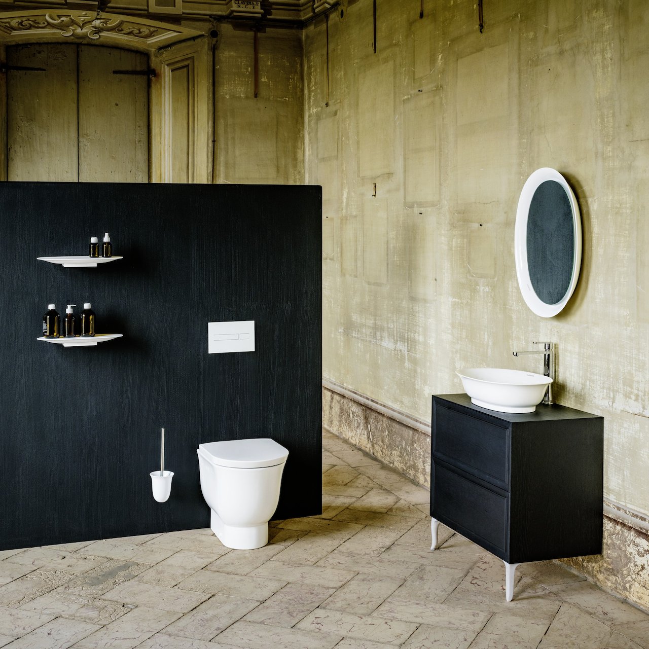 LAUFEN NEW CLASSIC PORSELENSHYLLE 42X16,5 CM MATT HVIT LAUFEN NEW CLASSIC PORSELENSHYLLE 42X16,5 CM MATT HVIT