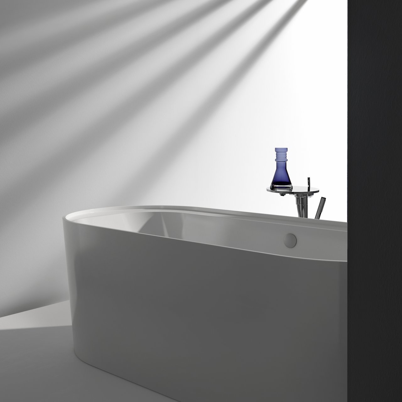 LAUFEN IMMERSE HJØRNEBADEKAR 180X80 VENSTRE HVIT LAUFEN IMMERSE HJØRNEBADEKAR 180X80 VENSTRE HVIT