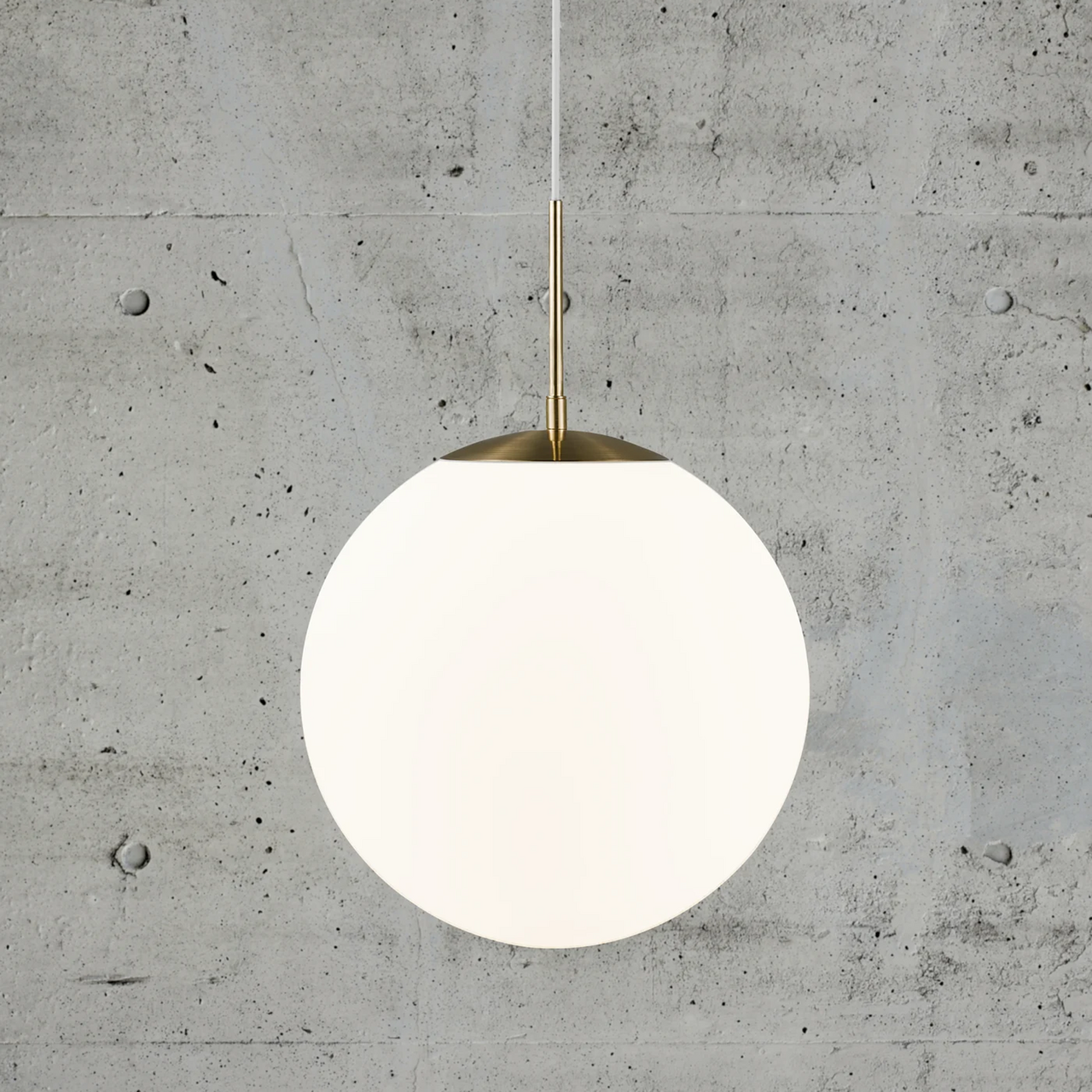 Grant pendellampe i messing med glassglobe Ø 35cm
