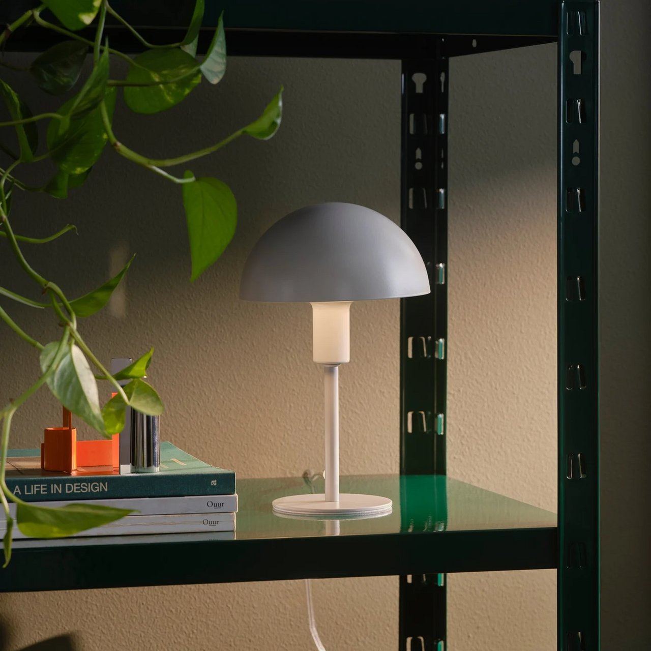 Bordlampe Ellen mini, grå, høyde 25 cm, metall