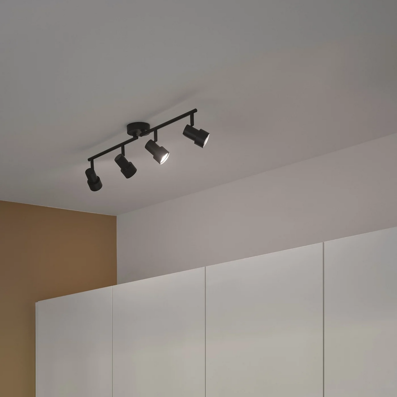 NORDLUX BOSTON 4-RAIL TAKLAMPE SORT