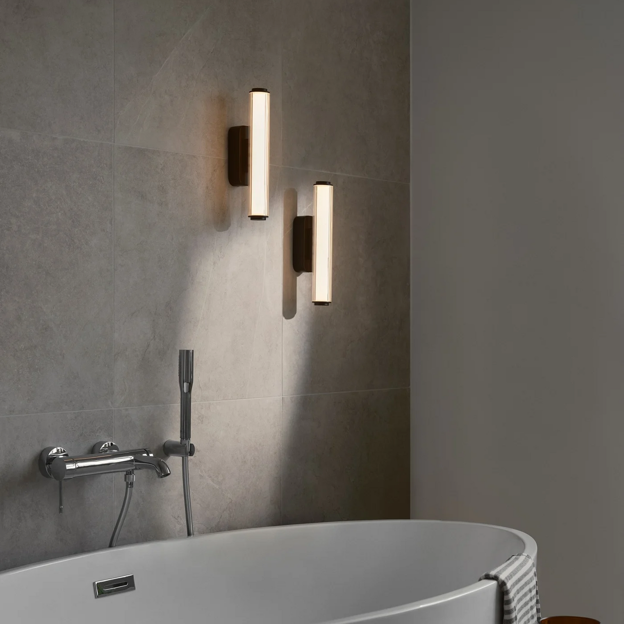 NORDLUX VIRELLE 32 VEGGLAMPE SORT