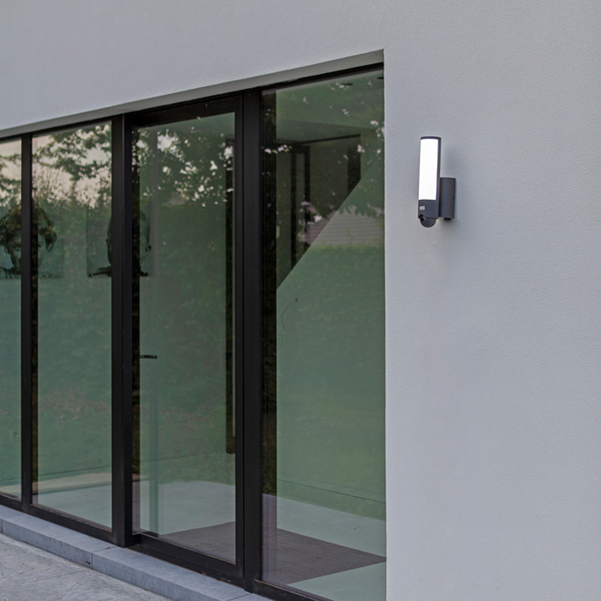 LUTEC SECURITY ELARA VEGGLAMPE MØRK GRÅ