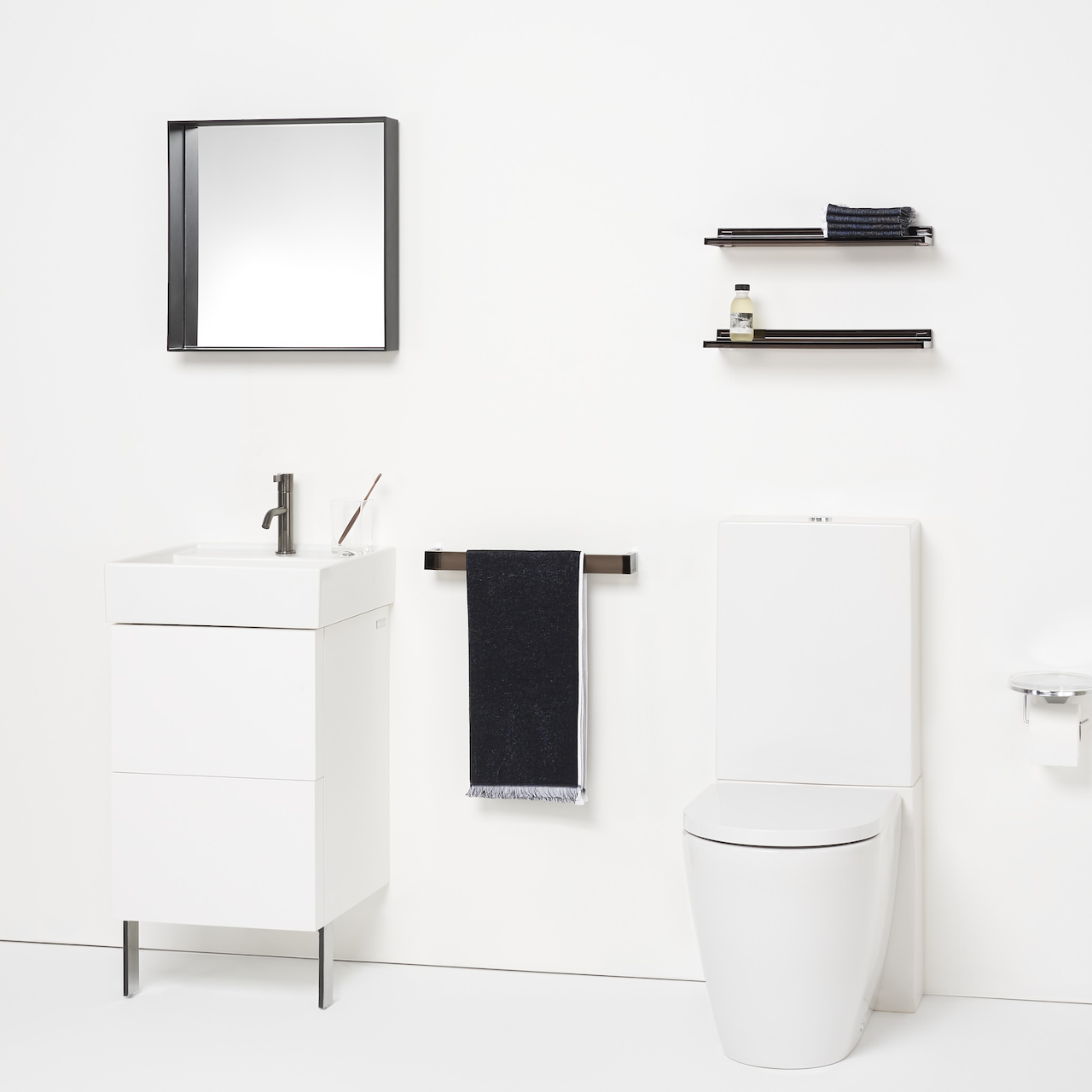 LAUFEN KARTELL HÅNDKLESTATIV 30 CM SVART